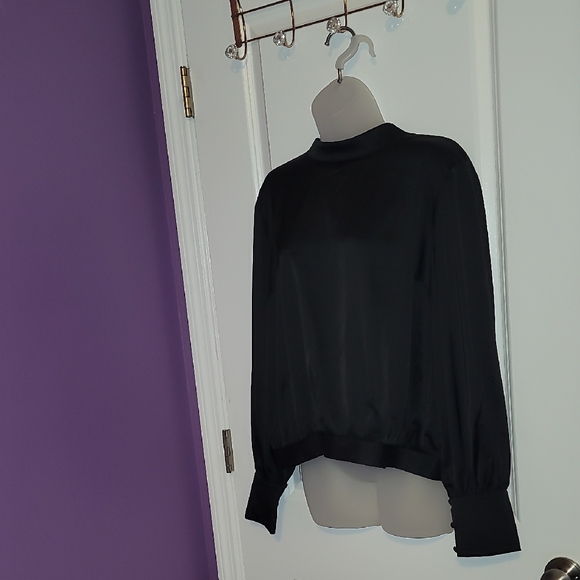 Express  Black Tie Cut Out  Back Women's Blouse Sz: XL - Picture 6 of 9